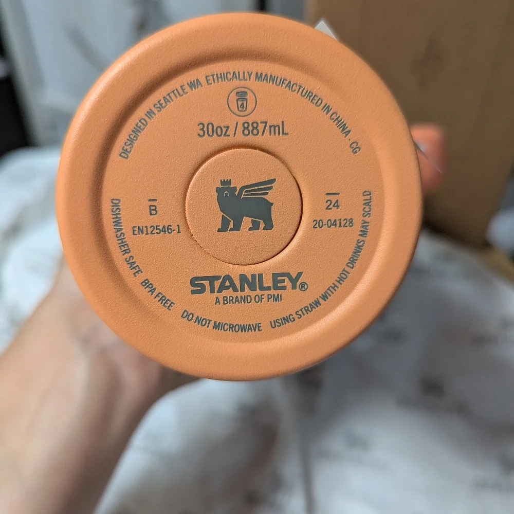 New STANLEY Quencher H2.0 Flowstate Tumbler cup 30 OZ Nectarin Fall 🍂🍁